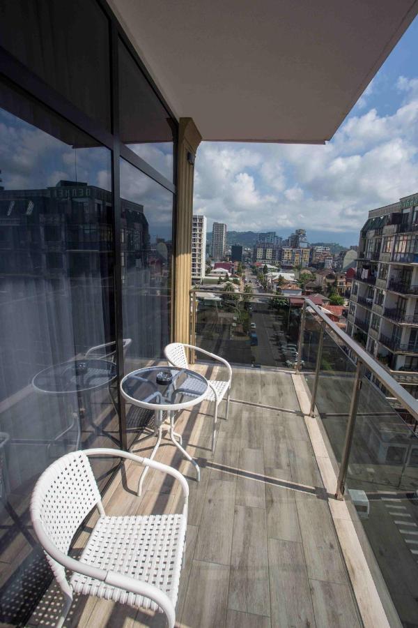 Hotel Lord Batoumi Extérieur photo