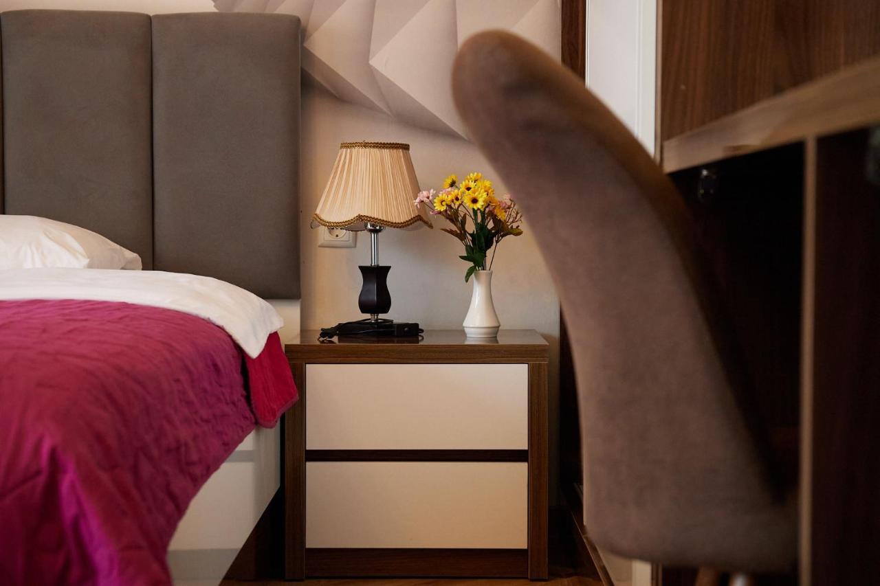 Hotel Lord Batoumi Extérieur photo