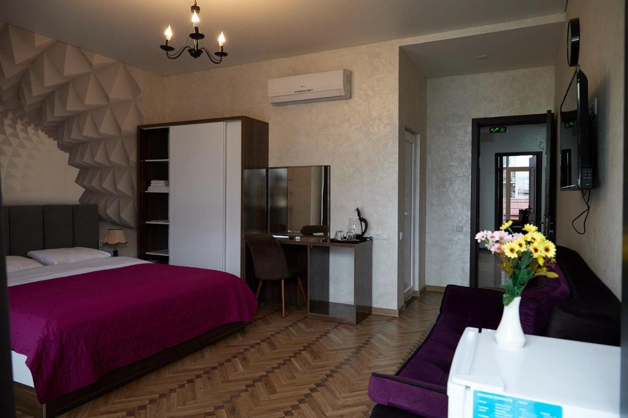 Hotel Lord Batoumi Extérieur photo