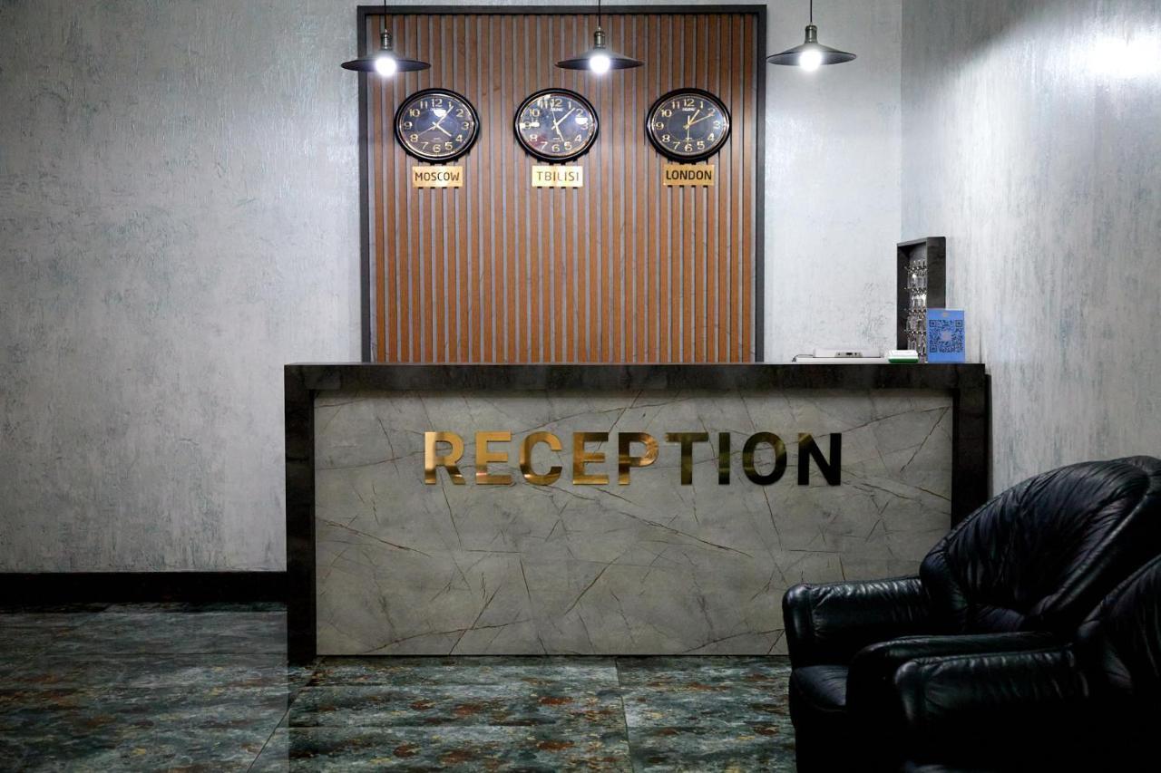 Hotel Lord Batoumi Extérieur photo